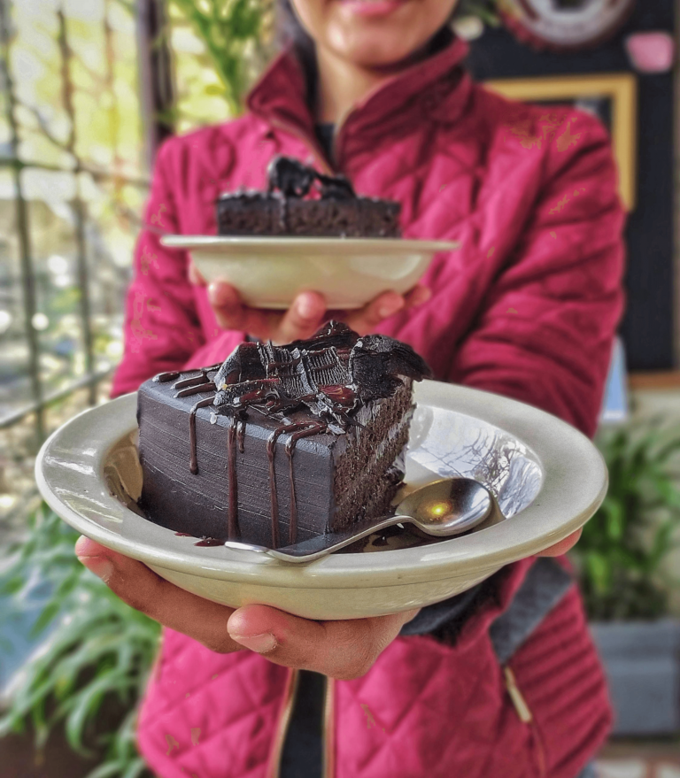 Rich Dark Chocolate Mousse Cake – A Luxurious Dessert